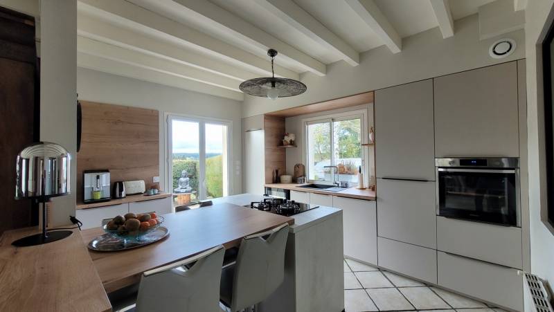 Maison de plain pied avec garage et jardin à Raucoules