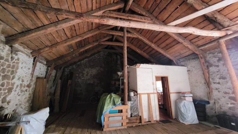 Ferme à rénover en plein centre du village du Chambon sur Lignon
