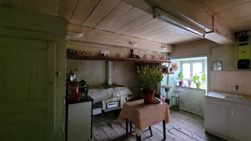 Ferme à rénover en plein centre du village du Chambon sur Lignon
