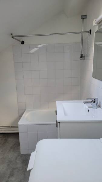 Petit T2 meublé au centre du village du Chambon sur Lignon