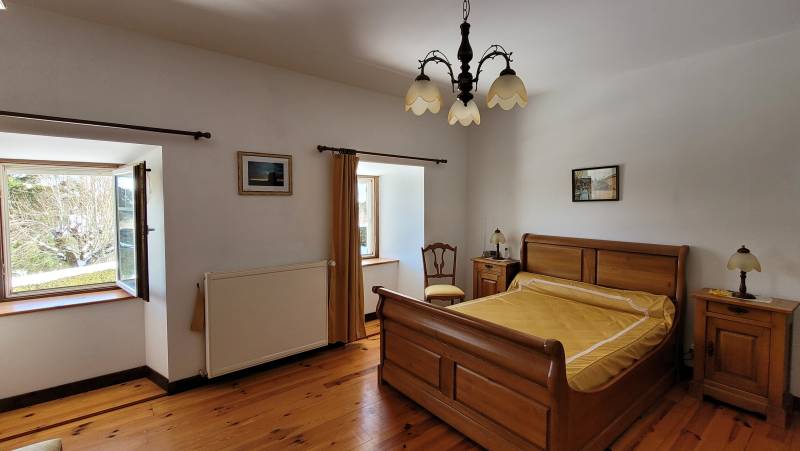 Propriété avec gite dans un hameau à Mars