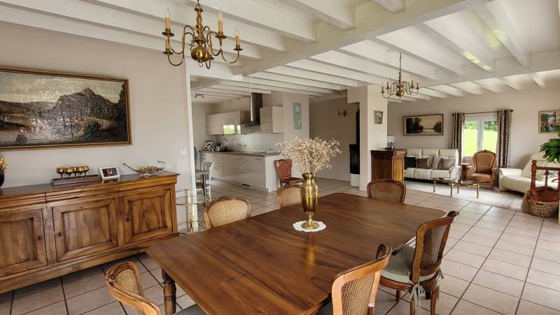 Maison à proximité du village avec de beaux volumes au Chambon sur Lignon