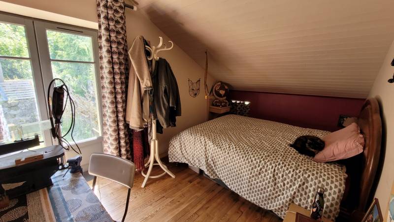 Petite maison en pierres Chenereilles