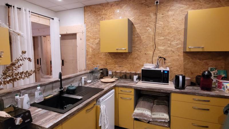 Murs commerciaux au centre du village du Chambon sur Lignon