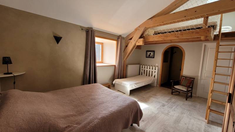 Ferme sur 1ha7 en campagne de St André en Vivarais