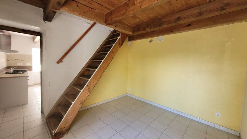 Maison T4  Les Vastres avec terrain et dépendances