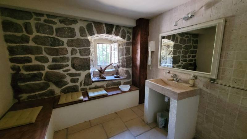 Ancienne ferme à finir de rénover Mars