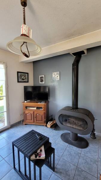 Maison sur 2 000 m² de terrain, très bel environnement à Tence