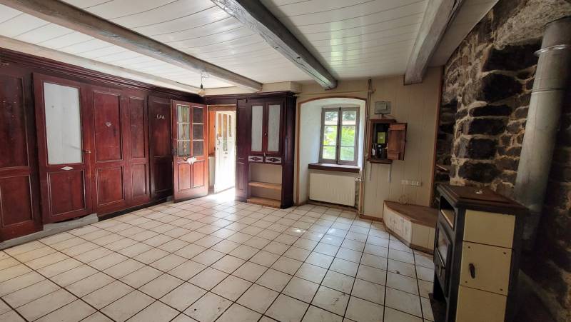 Ferme à rénover sur la commune des Vastres