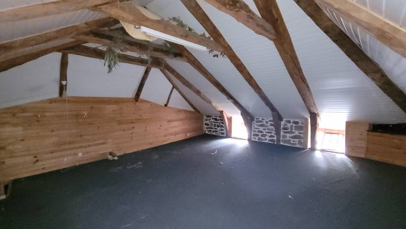 Ferme à rénover sur la commune des Vastres