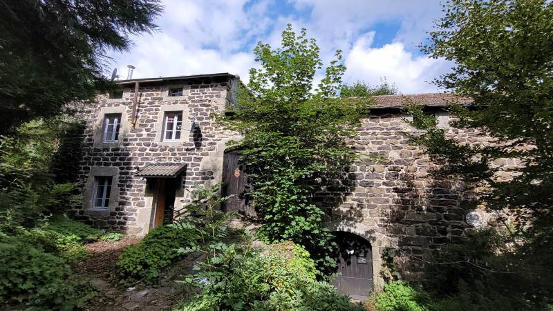 Ferme à rénover sur la commune des Vastres