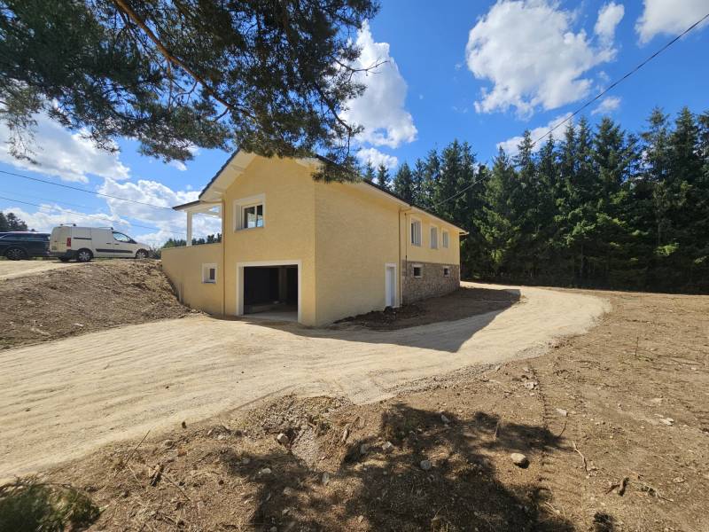 Maison contemporaine sur le secteur de Tence