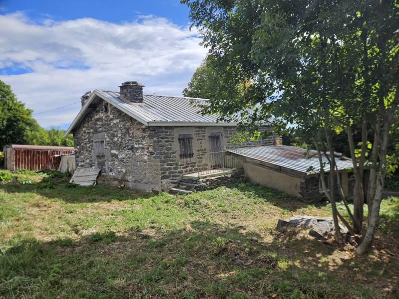 Coquette maison en pierres à rafraîchir campagne du Mazet