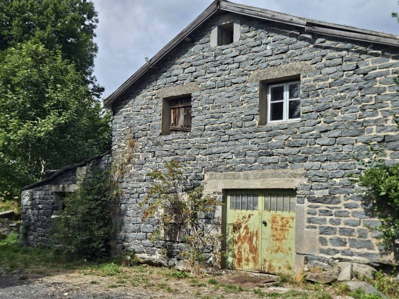 Coquette maison en pierres à rafraîchir campagne du Mazet