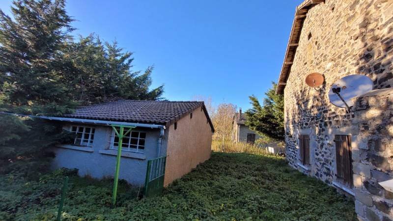 Maison en pierre à rénover sur la commune du Mazet st Voy