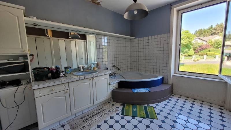 Maison avec local commercial et appartement Saint Agrève