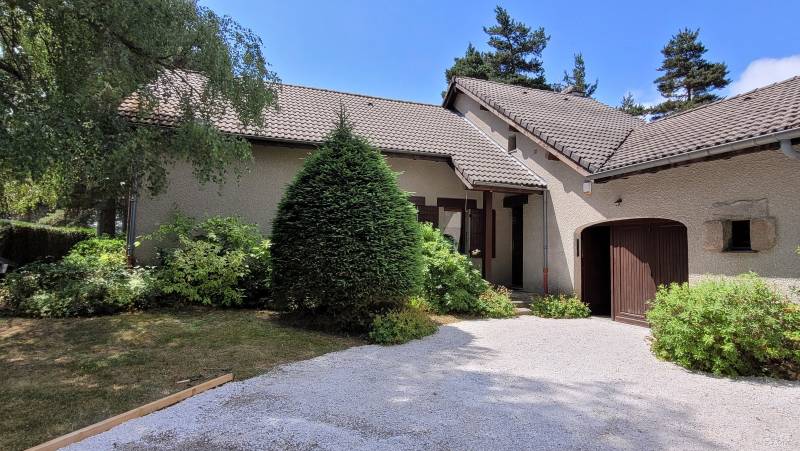 Maison T6 au Chambon sur Lignon