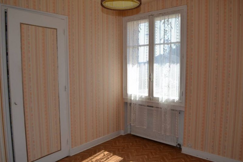 Maison de village 43400