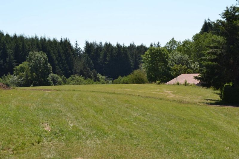 Terrain constructible Saint Agrève à l'orée du village