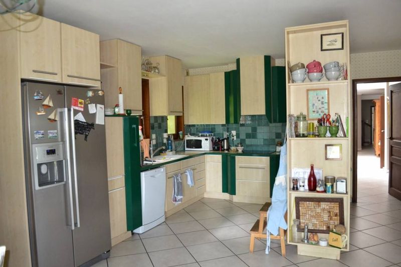 Grande et spacieuse villa. Belle qualité de construction.