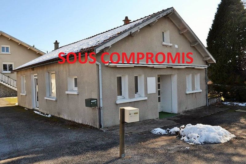 St Agrève Ancien entrepôt à réhabiliter. 100m². Plain pied