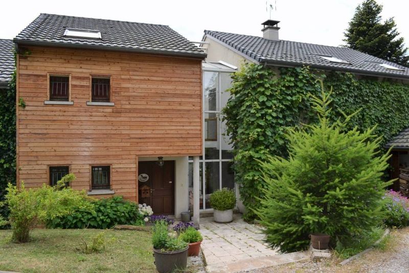 Grande et spacieuse villa. Belle qualité de construction.