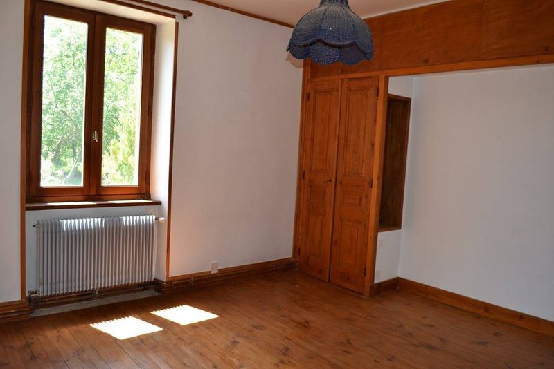 Maison au Mazet St Voy à rafraîchir