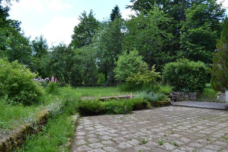 Maison au Mazet St Voy à rafraîchir