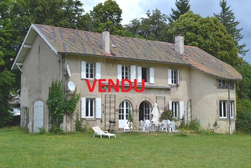 Villas St Agrève Terrain 4900 m². Centre village. Cachet.