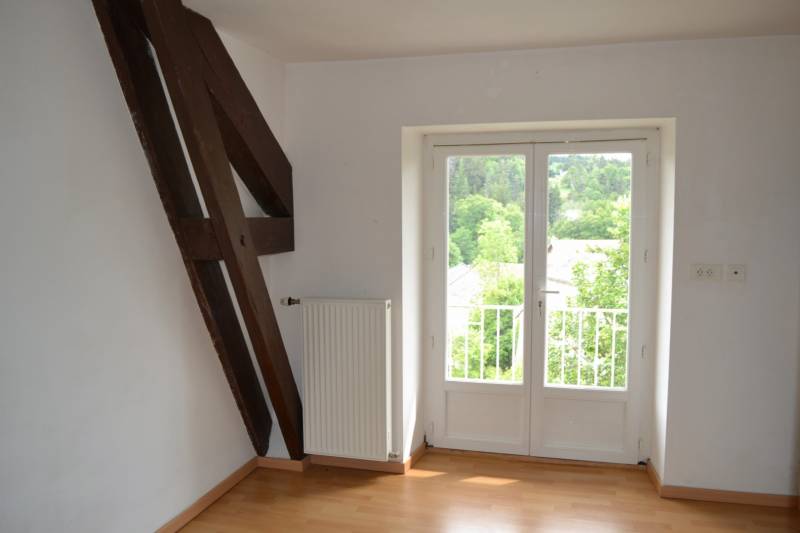 Maison de village Le Chambon sur Lignon 3 niveaux entièrement rénovés.