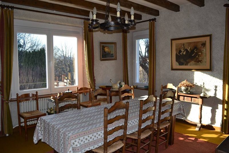 Maison de village proche centre ville avec vue.