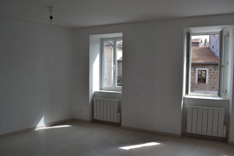 Maisonnette à vendre proche commodité Montfaucon