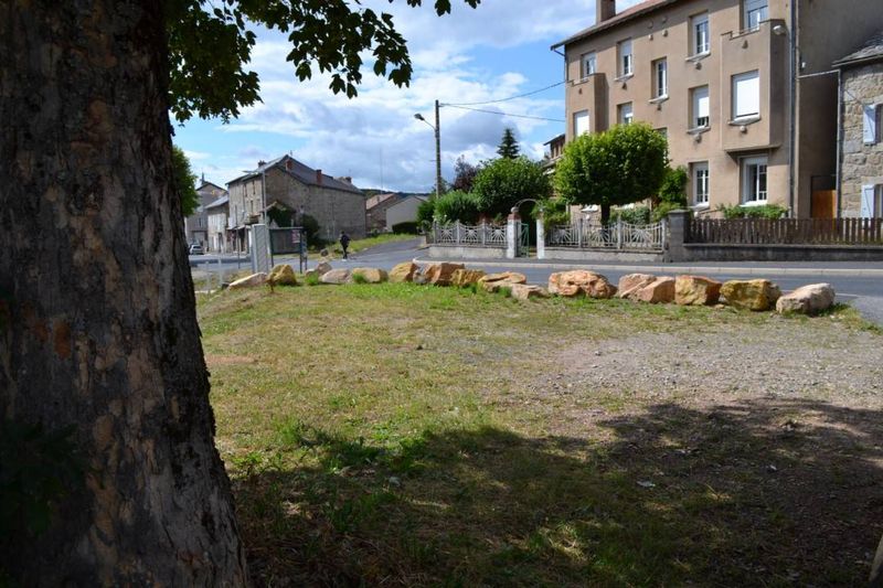 Bâtiment à usage industriel à Tence