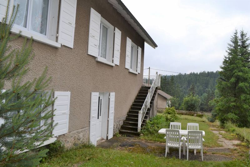 Maison proche du centre de ville Le Chambon sur Lignon.