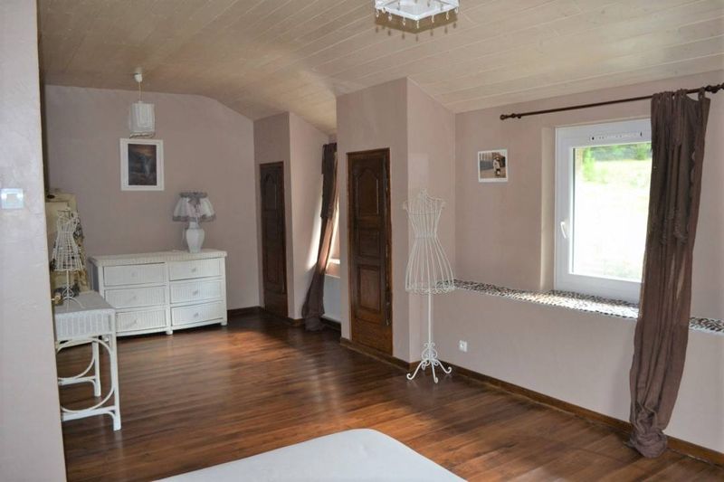 Maison de hameau rénovée T5. Campagne de Tence.