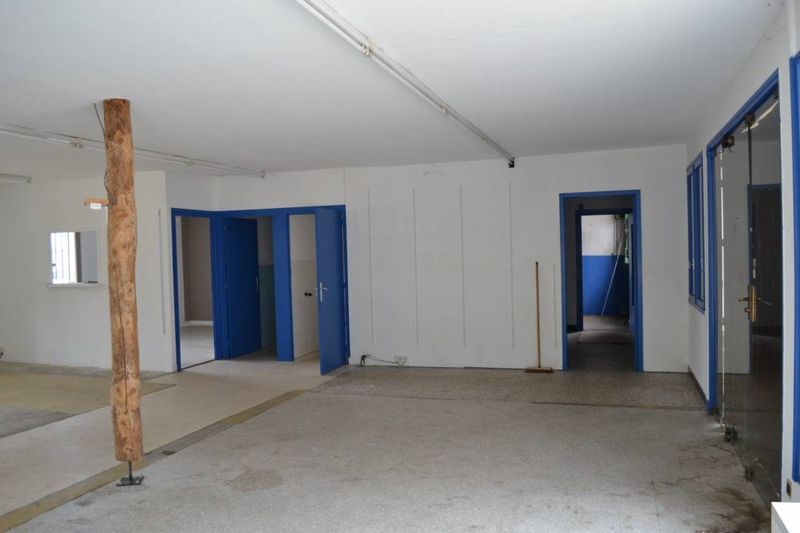 Bâtiment à usage industriel à Tence