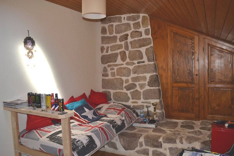 Mars Ferme rénovée. Beaucoup de cachet. Sans travaux.