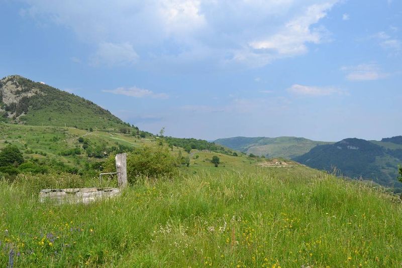 Ferme authentique du Mézenc, 1.4Ha de terrain, entièrement rénovée