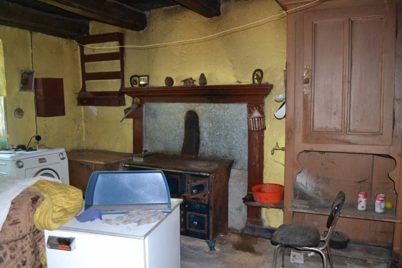 Ferme à réhabiliter avec un terrain de 3700 m² aux Vastres