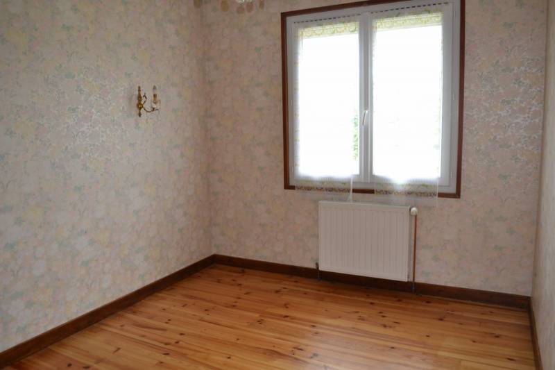 Maison à rafraîchir avec jardin à St Agrève