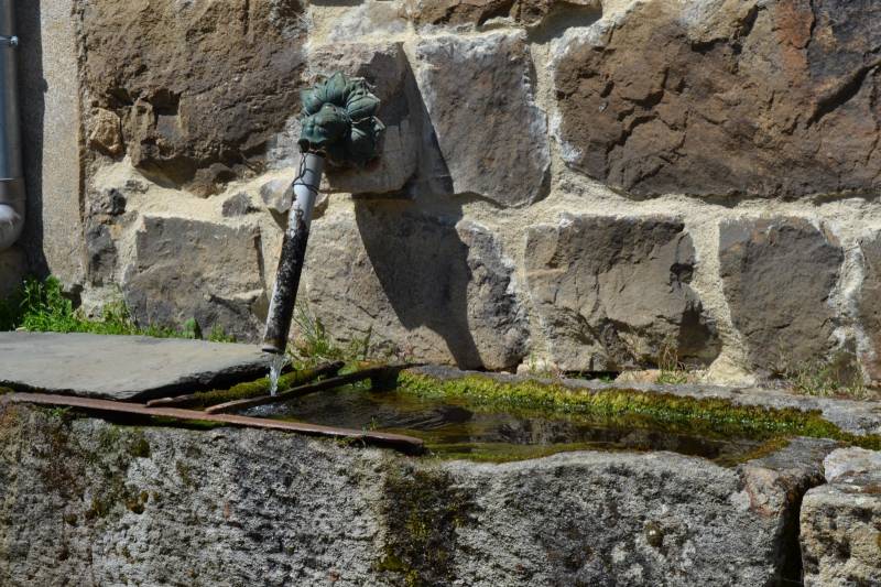 Corps de ferme dans la campagne de Tence