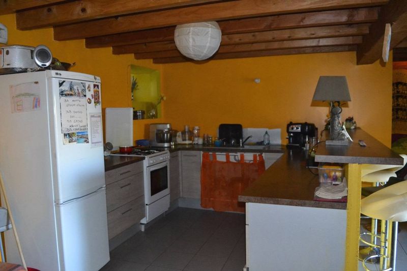 Secteur Mézenc Isolé. 4Ha de terrain. Vue. Cachet.