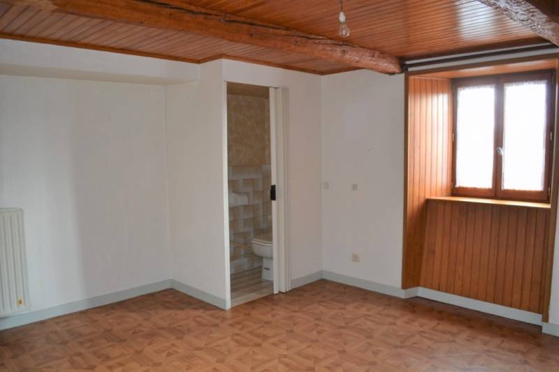 Belle maison en pierres à St Julien Molhesabate