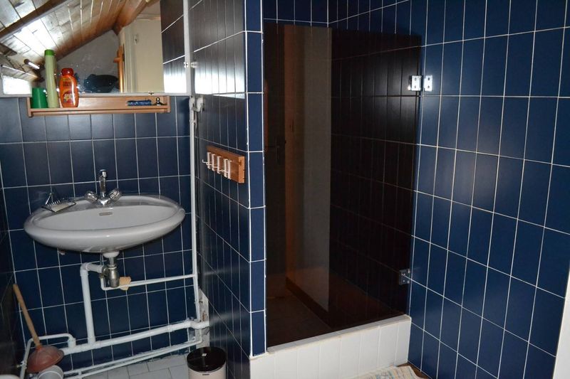 Petite maison louée meublée.