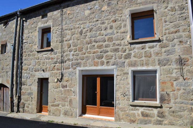 Maison de village. Campagne de Devesset.