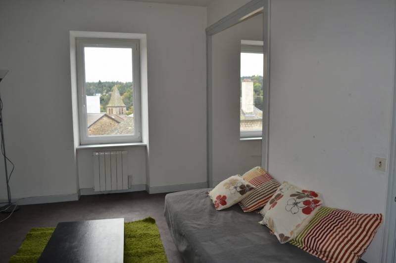 T2 meublé au centre du village du Chambon sur Lignon