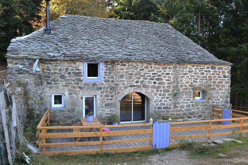 Secteur Mézenc Isolé. 4Ha de terrain. Vue. Cachet.