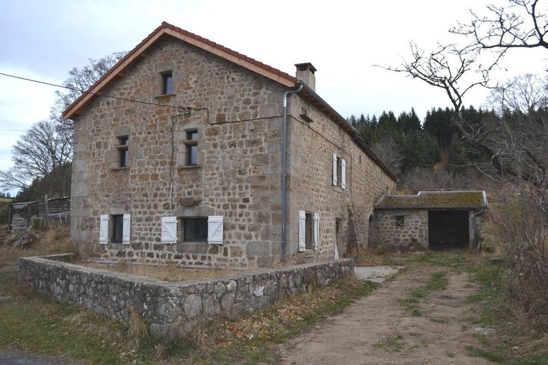Maison avec 3 chambres en pleine campagne de St Jean Roure