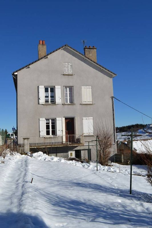 Le Mazet St Voy. Maison de village à rénover.