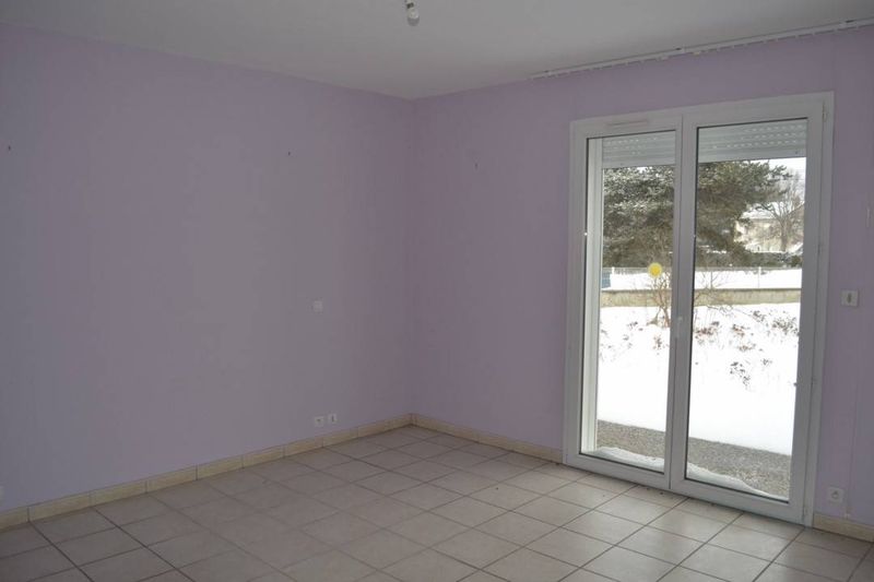 Villa de plain pied à Mars. 2000m² de terrain